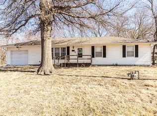 19865 W Chestnut St, Spring Hill, KS 66083