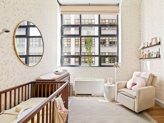 4th image of 360 Furman St APT 443