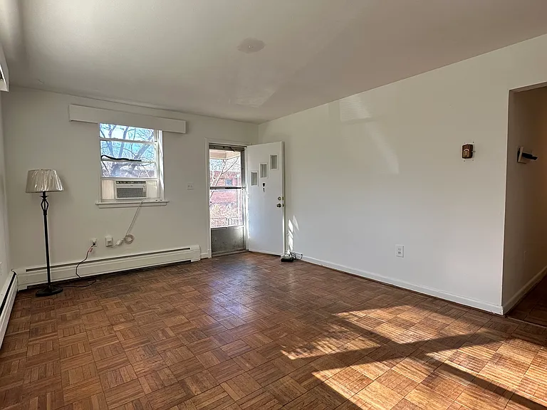 704 Chaney Dr #4 — Photo 3