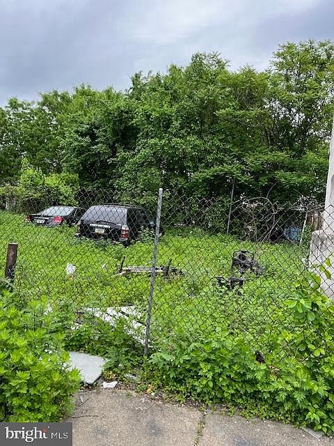 2nd image of 2227 N Lawrence St
