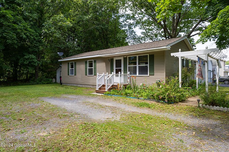 2nd image of 3489 Burgoyne Avenue