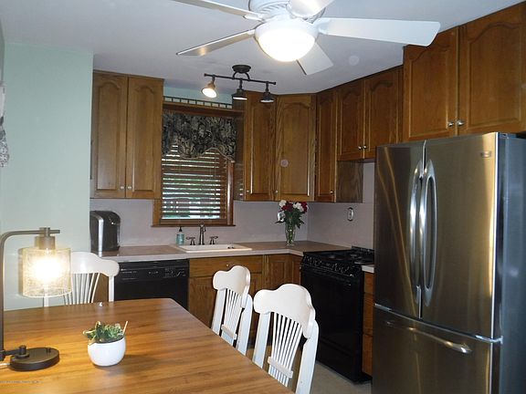 4th image of 106 Retford Ave
