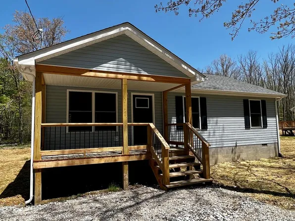 376 Pinewood Dr, Shady Spring, WV 25918