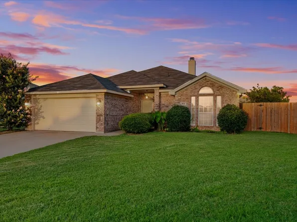 914 La Sierra Dr, Crowley, TX 76036