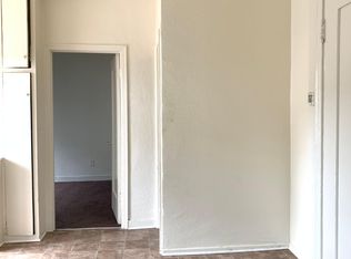 7402 S San Pedro St APT 6, Los Angeles, CA 90003