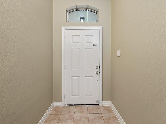 4th image of 126 Schaeffer