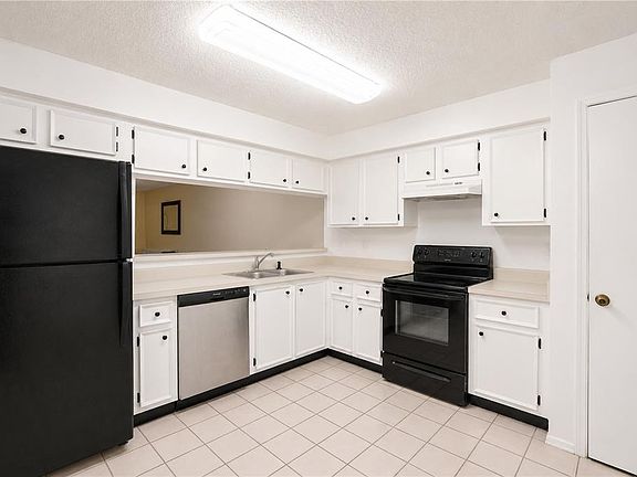4th image of 602 Saint Henry Dr