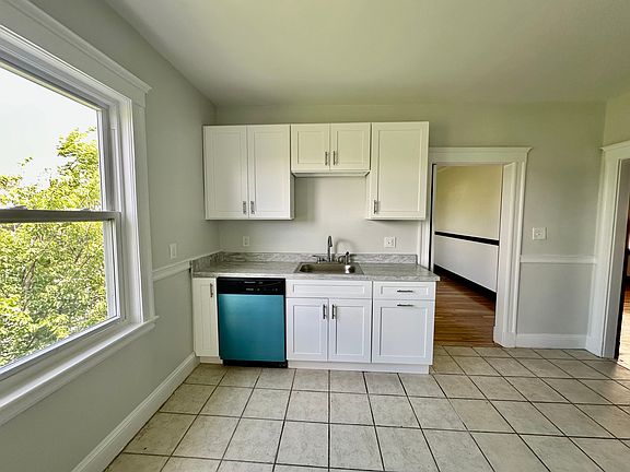 5th image of 52 Alaric St #3