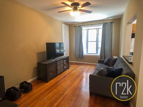5th image of 3169 33rd St APT 10
