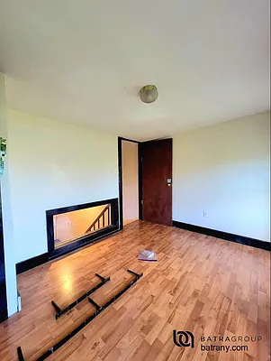 Rented by Batra Group Inc | media 7