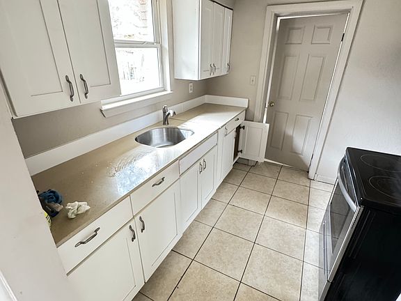 3rd image of 4519 Havre Way