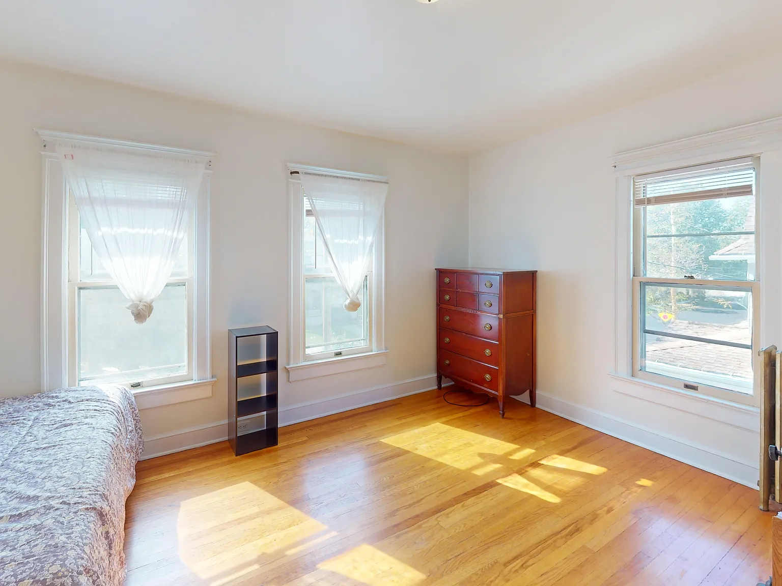 3 bed, $1,950 — Photo 3