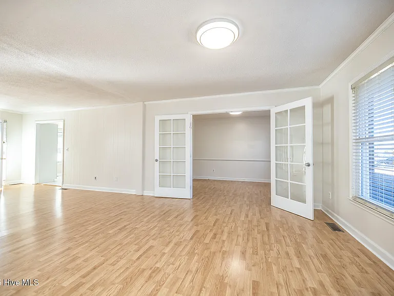 310 R L Honeycutt Dr — Photo 5