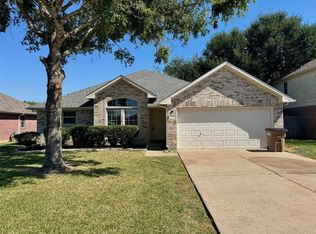 141 Green Isle Ave, Dickinson, TX 77539
