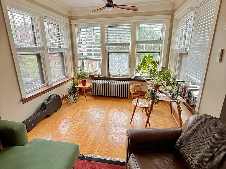 1414-1416 W Farragut Ave — Photo 4