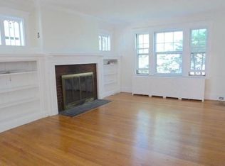 51 Hancock St #1, Auburndale, MA 02466