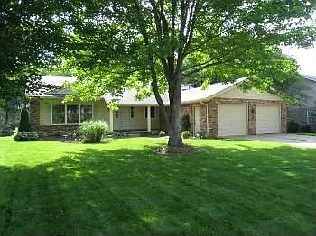 2481 Lyndon Dr photo 1