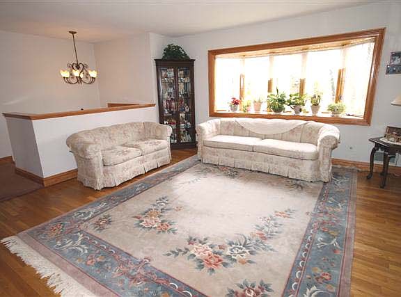 4th image of 141 Satterlee St