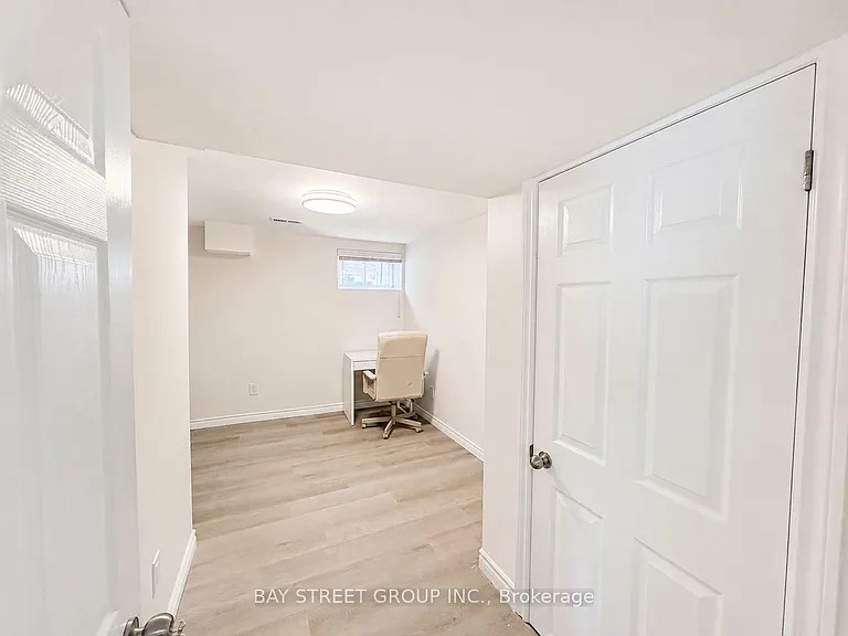 808 10th Ave #BASEMENT — Photo 14