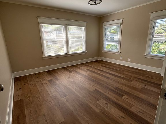 3rd image of 1823 Ramona Ave #1823