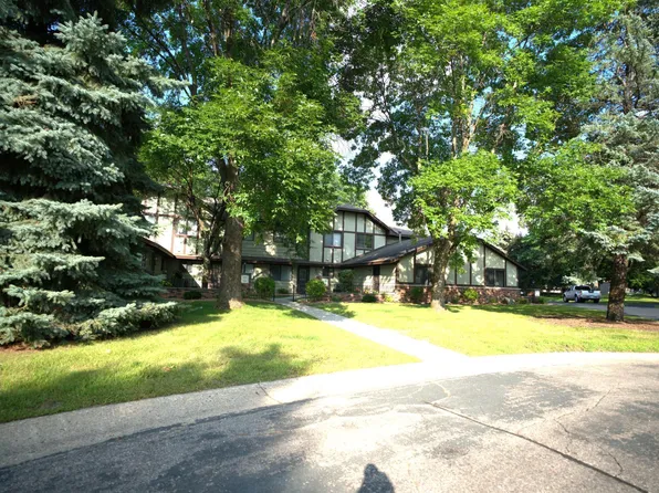 7588 Villa Ct, Eden Prairie, MN 55346