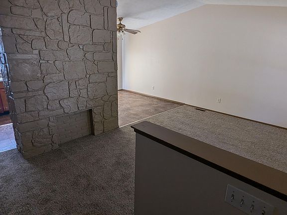 4th image of 2659 Stonington Ave