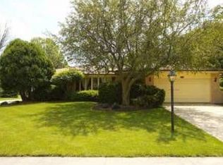 1501 Shelley Ct, Darien, IL