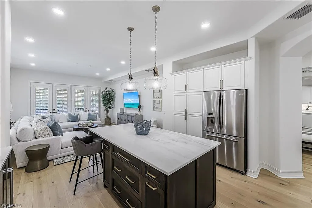 3 bed, 2.0 bath, 2256 sqft, $25,000 — Photo 4