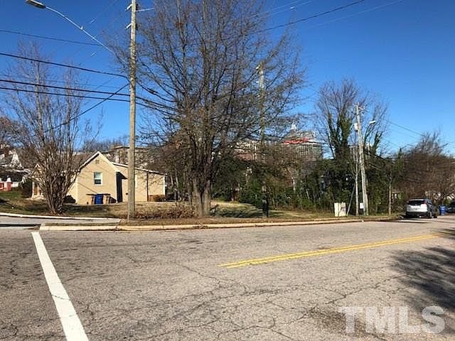 2nd image of 327 Martin Luther King Jr Blvd