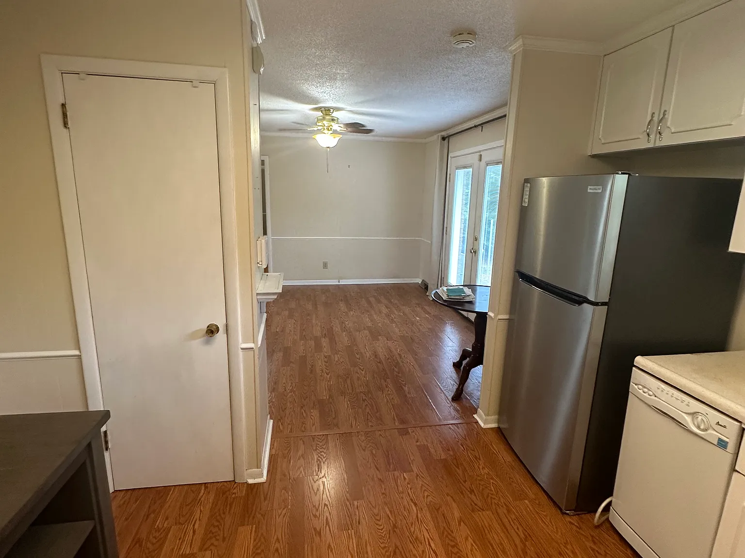 404 Drake Ave SW — Photo 3