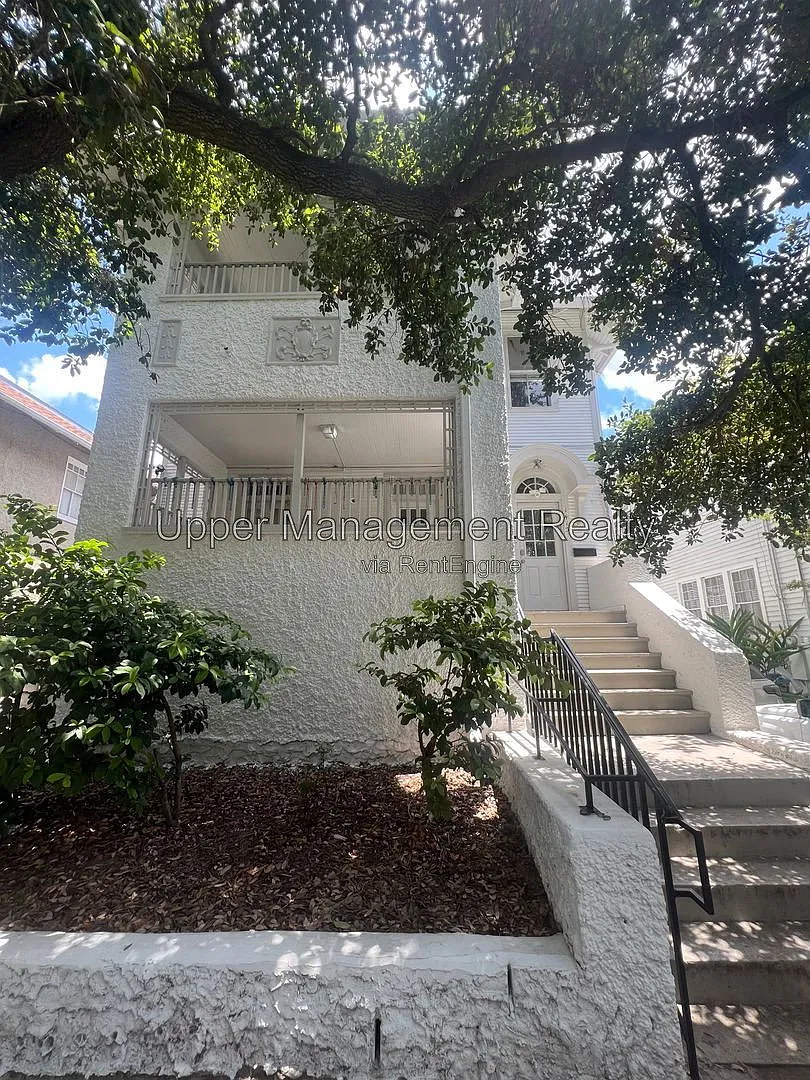 5 bed, 2.0 bath, 2000 sqft, $8,000 — Photo 1