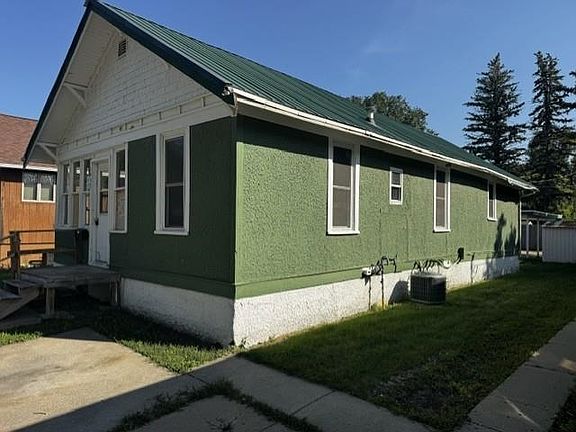 2nd image of 1017 7th St NW