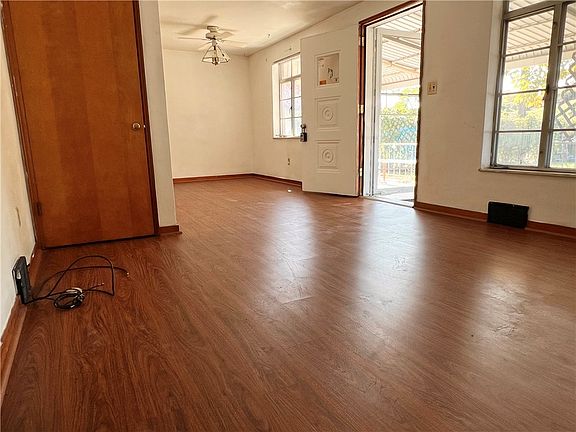 5th image of 6360 Crestview Dr