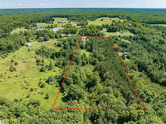 2nd image of 4917 Deckerville Rd
