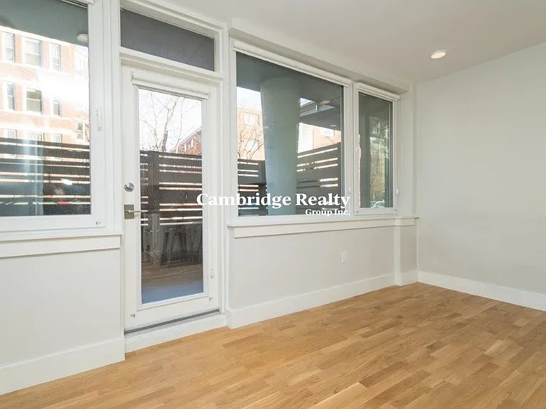 334 Harvard St #T1 — Photo 11