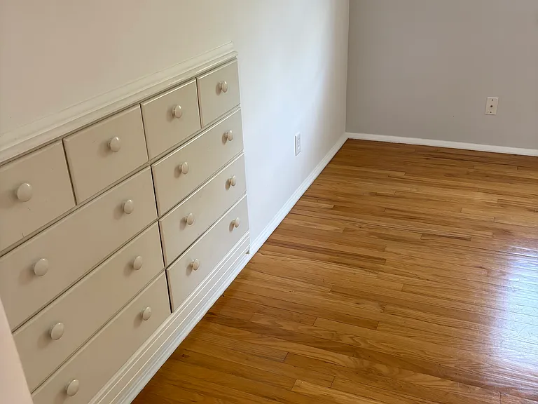 1050 Covedale Ave — Photo 12