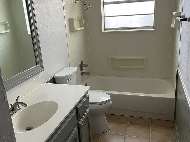 1322 Columbia Cir — Photo 4