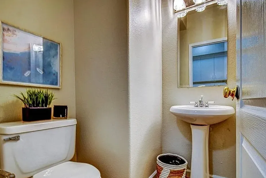 2 bed, 1434 sqft, $4,200 — Photo 3