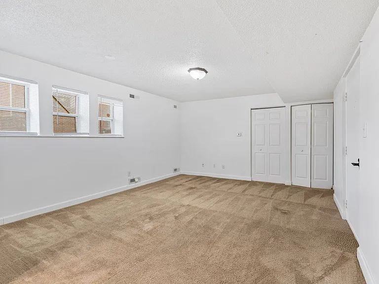 Balsam Avenue Apartments - The Courts — Photo 17
