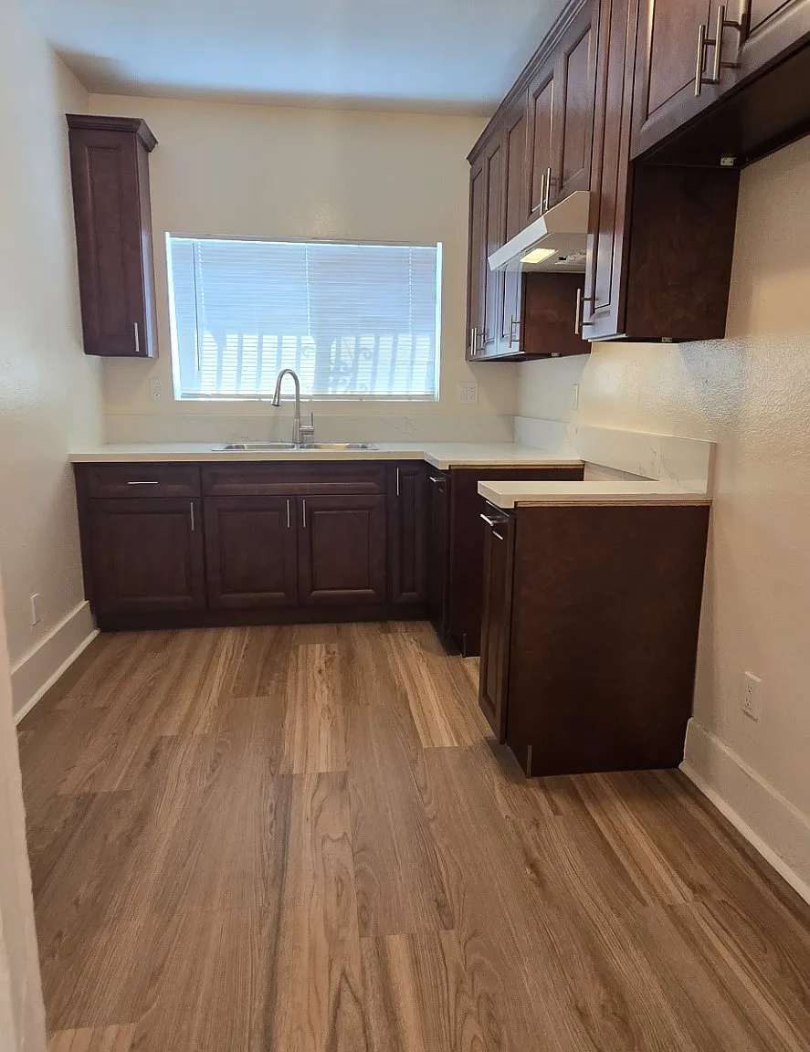3 bed, 1.5 bath, 910 sqft, $3,150 — Photo 1
