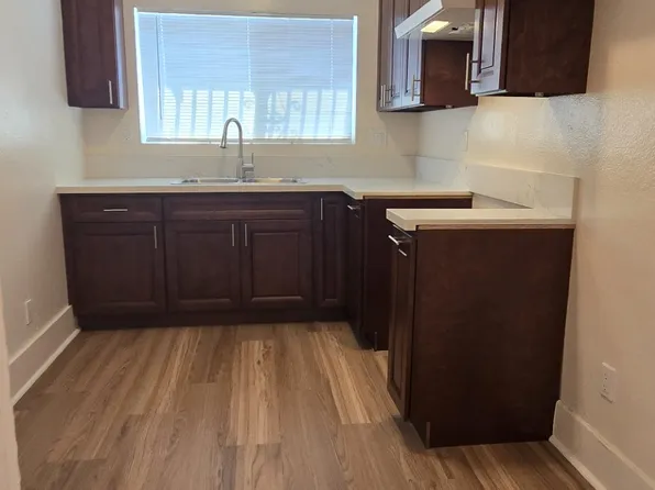 1157 E 42nd St, Los Angeles, CA 90011