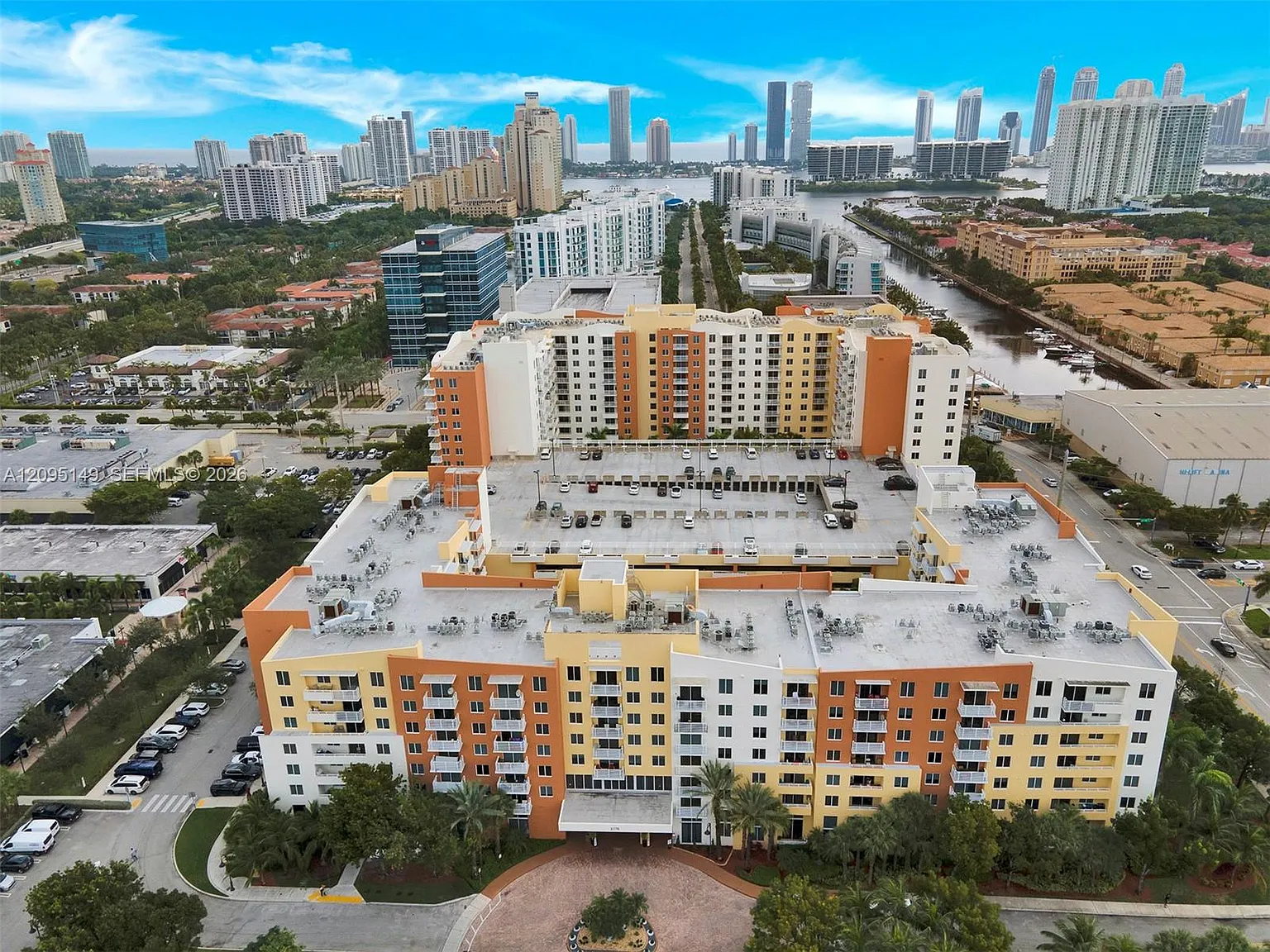 Venture At Aventura West — Photo 2