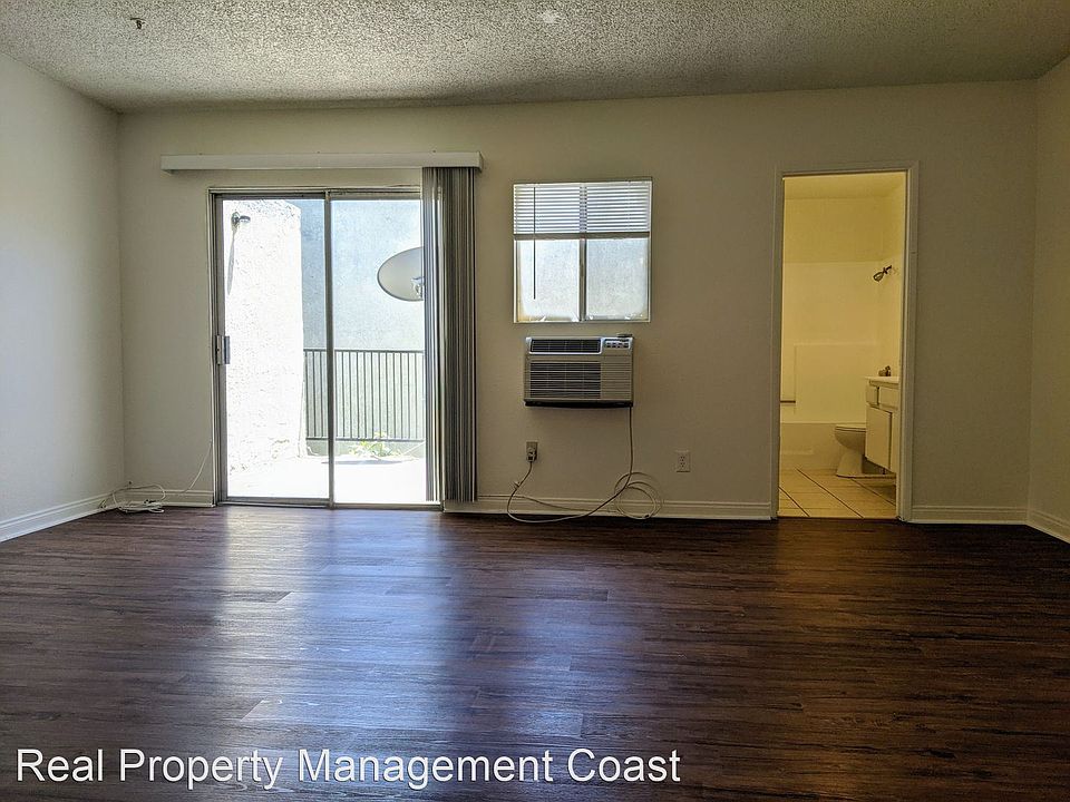 2nd image of 1402 N Durant St #203