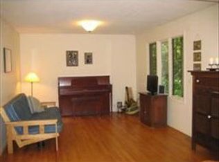 3 Flintlock Ln, Amherst, MA 01002