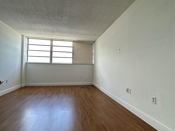 4th image of 13155 Ixora Court #307