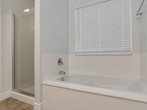 5th image of 1476 W Holland Dr