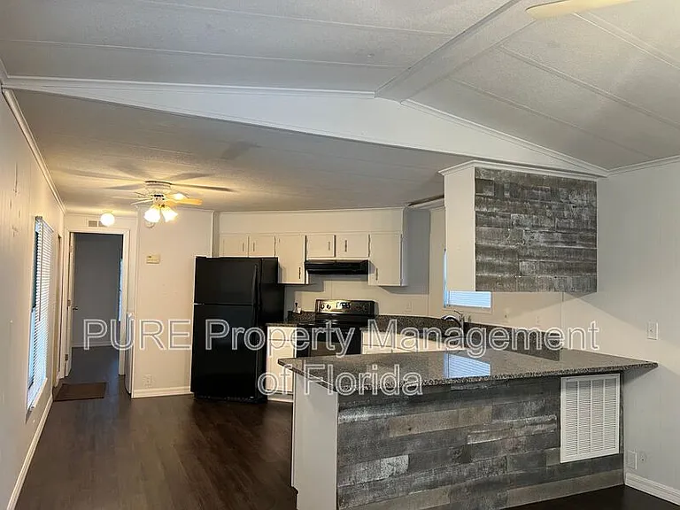 600 NE 63rd Ct — Photo 6