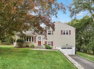 5 Ridge Rd, Cortlandt Manor, NY 10567