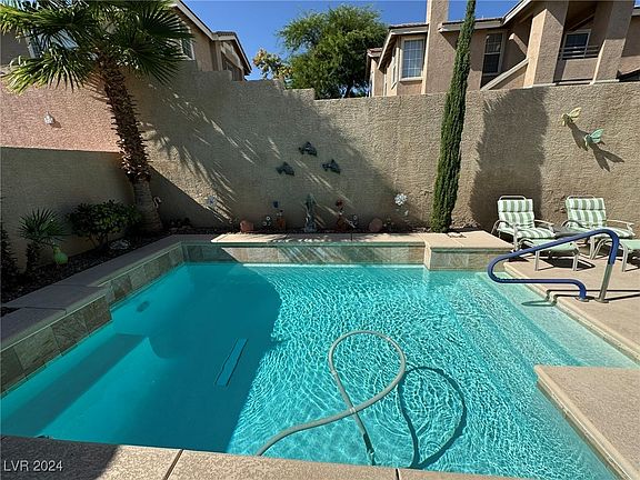 5th image of 1849 Lyell Canyon Ln