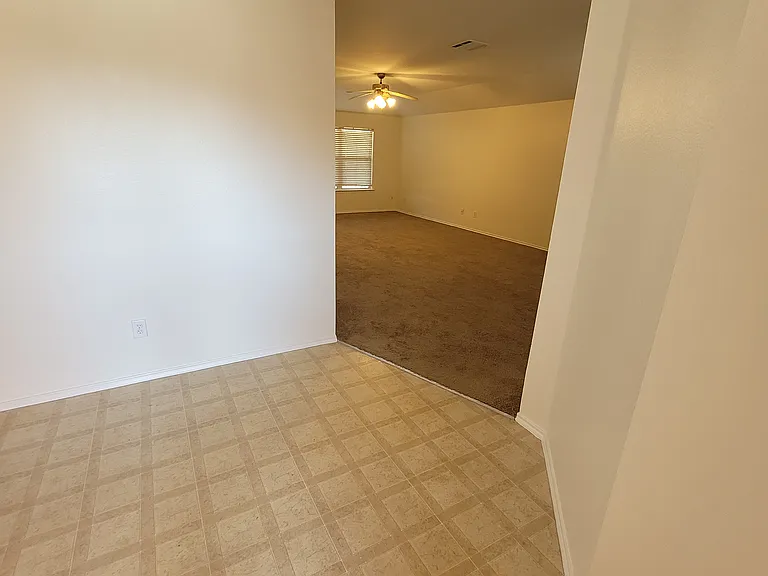 2604 Spencer Cir — Photo 5